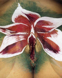 Огромный цветов на пилотке 2 фотография Огромный цветов на пилотке 2 фотография