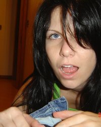 Стройная брюнетка с отличной задницей 1 фотография Стройная брюнетка с отличной задницей 1 фотография