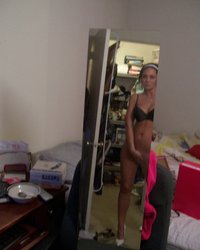 Глазастая Алина сняла с себя трусы 4 фотография Глазастая Алина сняла с себя трусы 4 фотография