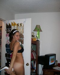 Глазастая Алина сняла с себя трусы 3 фотография Глазастая Алина сняла с себя трусы 3 фотография