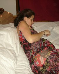 Деваха с круглым животиком любит ходить по дому без одежды 21 фотография Деваха с круглым животиком любит ходить по дому без одежды 21 фотография