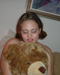 Толстуха принимает ванную со свечами и игрушками 10 фотография Толстуха принимает ванную со свечами и игрушками 10 фотография