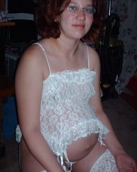 Голая и беременная тетенька в очках 3 фотография Голая и беременная тетенька в очках 3 фотография