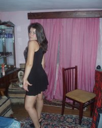 Жена пытается затащить в постель своего супруга 2 фотография Жена пытается затащить в постель своего супруга 2 фотография