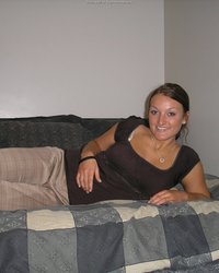 Звезда общежития показала свои сочные сиськи 21 фотография Звезда общежития показала свои сочные сиськи 21 фотография