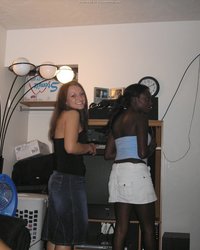 Звезда общежития показала свои сочные сиськи 27 фотография Звезда общежития показала свои сочные сиськи 27 фотография