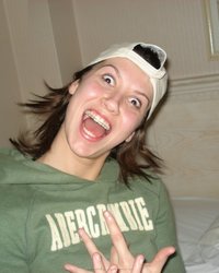 Озорная девушка позирует в трусах 13 фотография Озорная девушка позирует в трусах 13 фотография