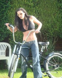 Хорошенькая куколка демонстрирует классное тело 10 фотография Хорошенькая куколка демонстрирует классное тело 10 фотография