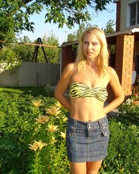 Курортница расслабляется у моря обнаженной 8 фотография Курортница расслабляется у моря обнаженной 8 фотография