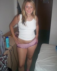 Аппетитная студентка отдыхает на море 10 фотография Аппетитная студентка отдыхает на море 10 фотография