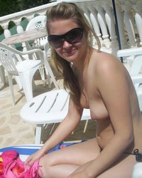 Аппетитная студентка отдыхает на море 17 фотография Аппетитная студентка отдыхает на море 17 фотография