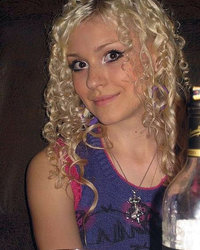 Кудрявая блондинка неожидано для себя стала нюд моделью 1 фотография Кудрявая блондинка неожидано для себя стала нюд моделью 1 фотография