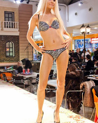 Кудрявая блондинка неожидано для себя стала нюд моделью 10 фотография Кудрявая блондинка неожидано для себя стала нюд моделью 10 фотография