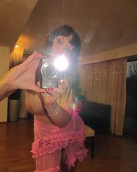 Деваха купила дорогую камеру и сфоткала себя в зеркале 5 фотография Деваха купила дорогую камеру и сфоткала себя в зеркале 5 фотография