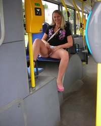 Сорвиголова показала свое тело посреди парка 9 фотография Сорвиголова показала свое тело посреди парка 9 фотография