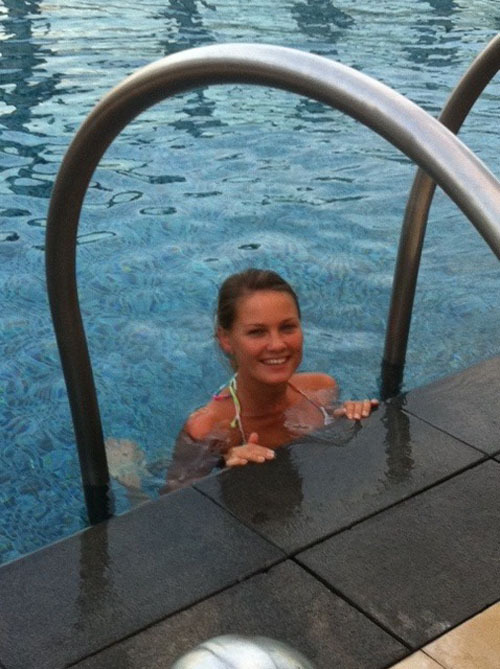 Профессиональная модель  выложила свои фото 3 фото