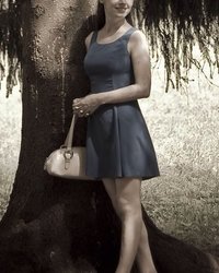 Девушка позирует на пляже 13 фотография Девушка позирует на пляже 13 фотография