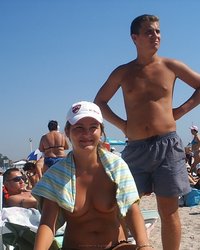 телочка загорает на пляже без лифчика 17 фотография телочка загорает на пляже без лифчика 17 фотография