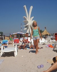 телочка загорает на пляже без лифчика 20 фотография телочка загорает на пляже без лифчика 20 фотография