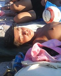 телочка загорает на пляже без лифчика 16 фотография телочка загорает на пляже без лифчика 16 фотография