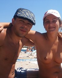 телочка загорает на пляже без лифчика 25 фотография телочка загорает на пляже без лифчика 25 фотография