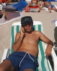 телочка загорает на пляже без лифчика 24 фотография телочка загорает на пляже без лифчика 24 фотография