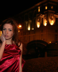 Худышка вышла голой ночью на набережную 1 фотография Худышка вышла голой ночью на набережную 1 фотография