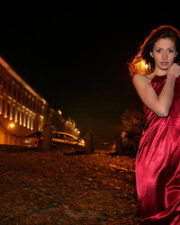 Худышка вышла голой ночью на набережную 3 фотография Худышка вышла голой ночью на набережную 3 фотография