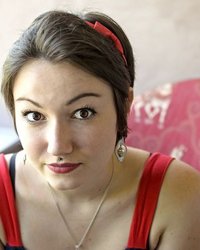 Пин-ап-красотка встречает утро у окошка 29 фотография Пин-ап-красотка встречает утро у окошка 29 фотография