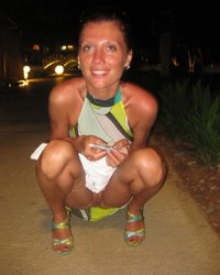 Темпераментная дамочка готова дать во все дырки 17 фотография Темпераментная дамочка готова дать во все дырки 17 фотография