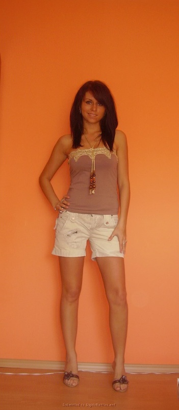 Сексуальная Рита посасывает член на отдыхе 13 фото