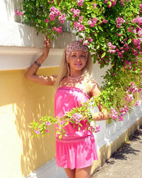 Блондинка с шикарным телом красиво позирует 3 фотография Блондинка с шикарным телом красиво позирует 3 фотография