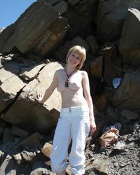 Алена демонстрирует свои прекрасные сиськи 2 фотография