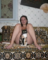 Домашняя фотосессия зрелой брюнетки 12 фотография