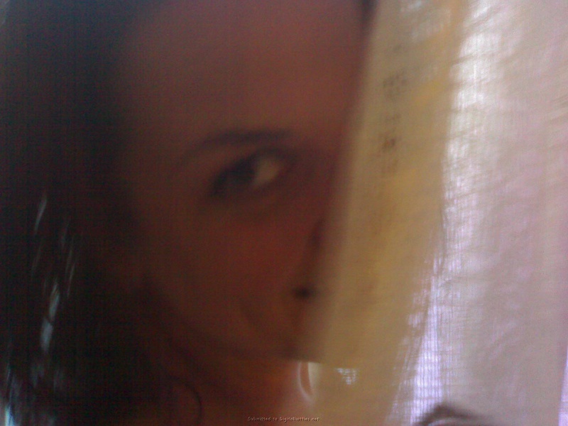 На девушку пришлось надеть наручники 10 фото