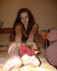 Соня разделась за цветок 3 фотография Соня разделась за цветок 3 фотография