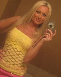 Стройная блондиночка разделась перед новым ухажером 1 фотография Стройная блондиночка разделась перед новым ухажером 1 фотография