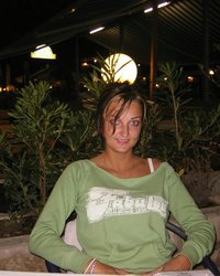 Девка засветила свои классные сиськи на пляже 1 фотография Девка засветила свои классные сиськи на пляже 1 фотография