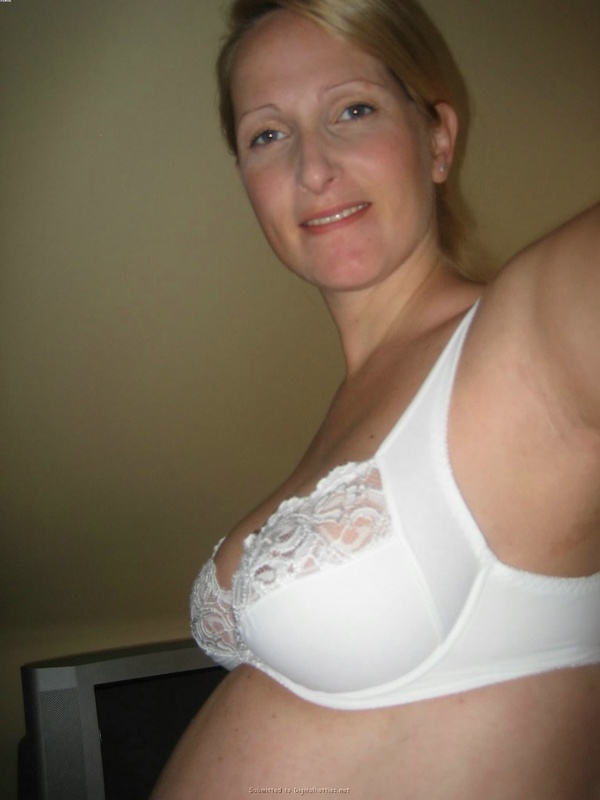 Беременная жена резво оголилась 16 фото