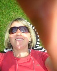 Телочка дрочит свою волосатую щель 1 фотография Телочка дрочит свою волосатую щель 1 фотография