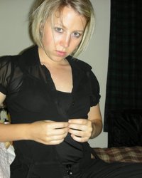 Телочка дрочит свою волосатую щель 3 фотография Телочка дрочит свою волосатую щель 3 фотография