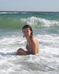 Сабрина отдохнула на море 13 фотография Сабрина отдохнула на море 13 фотография