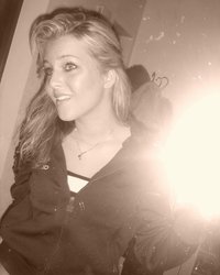 Девка фотографирует свои прекрасные сиськи 2 фотография Девка фотографирует свои прекрасные сиськи 2 фотография