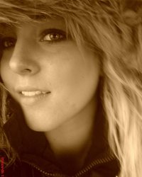 Девка фотографирует свои прекрасные сиськи 1 фотография Девка фотографирует свои прекрасные сиськи 1 фотография