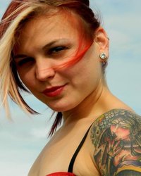 Орка рекламирует раритетный автомобиль 11 фотография Орка рекламирует раритетный автомобиль 11 фотография