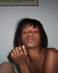 Черная лапочка полностью оголилась 11 фотография Черная лапочка полностью оголилась 11 фотография