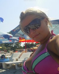 Телочки отдыхают на пляже 13 фотография Телочки отдыхают на пляже 13 фотография