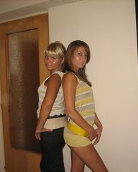 Телочки отдыхают на пляже 2 фотография Телочки отдыхают на пляже 2 фотография