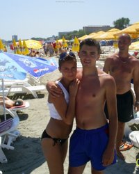 Телочки отдыхают на пляже 5 фотография Телочки отдыхают на пляже 5 фотография