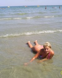 Телочки отдыхают на пляже 9 фотография Телочки отдыхают на пляже 9 фотография